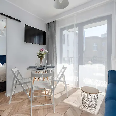 Apartment Tasteful Near Centennial Hall By Renters Wroclaw