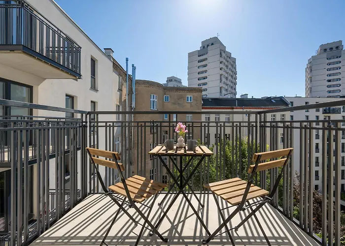 Tasteful Near Centennial Hall By Renters Apartment *