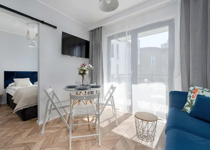 Apartment Tasteful Near Centennial Hall By Renters Breslau